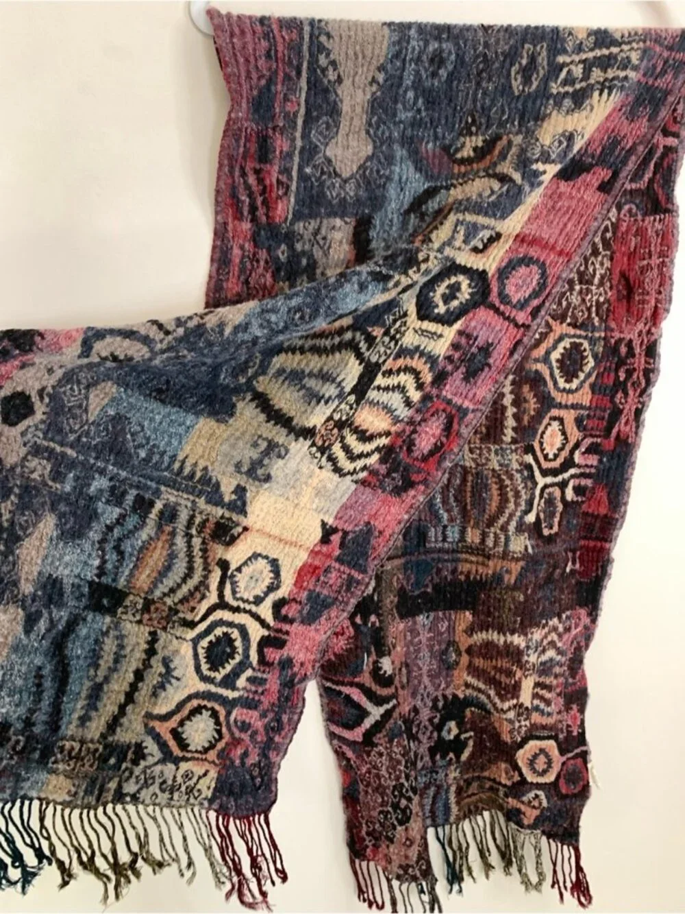 Aritzia colourful scarf